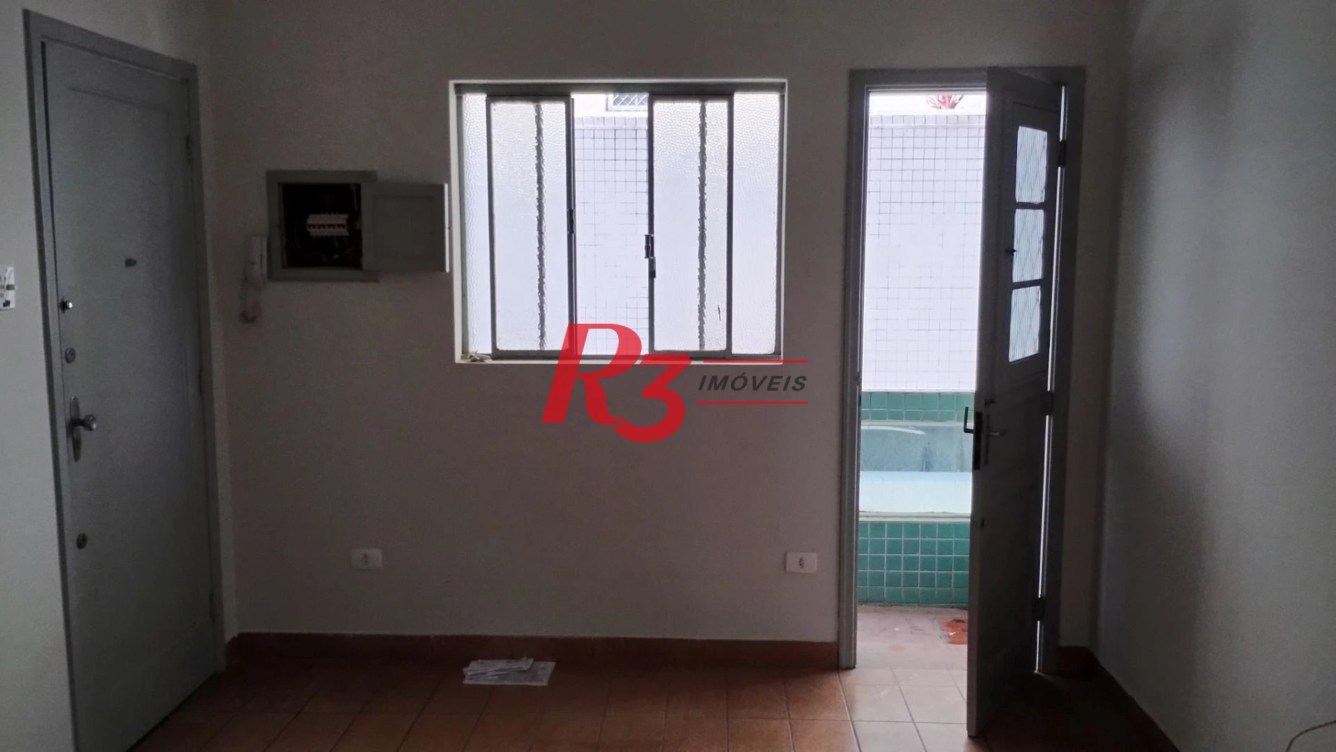 Apartamento com 2 dormitórios à venda, 76 m² por R$ 352.000,00 - Gonzaga - Santos/SP
