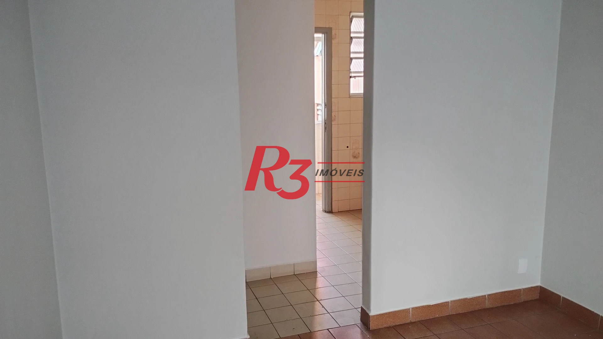 Apartamento com 2 dormitórios à venda, 76 m² por R$ 352.000,00 - Gonzaga - Santos/SP