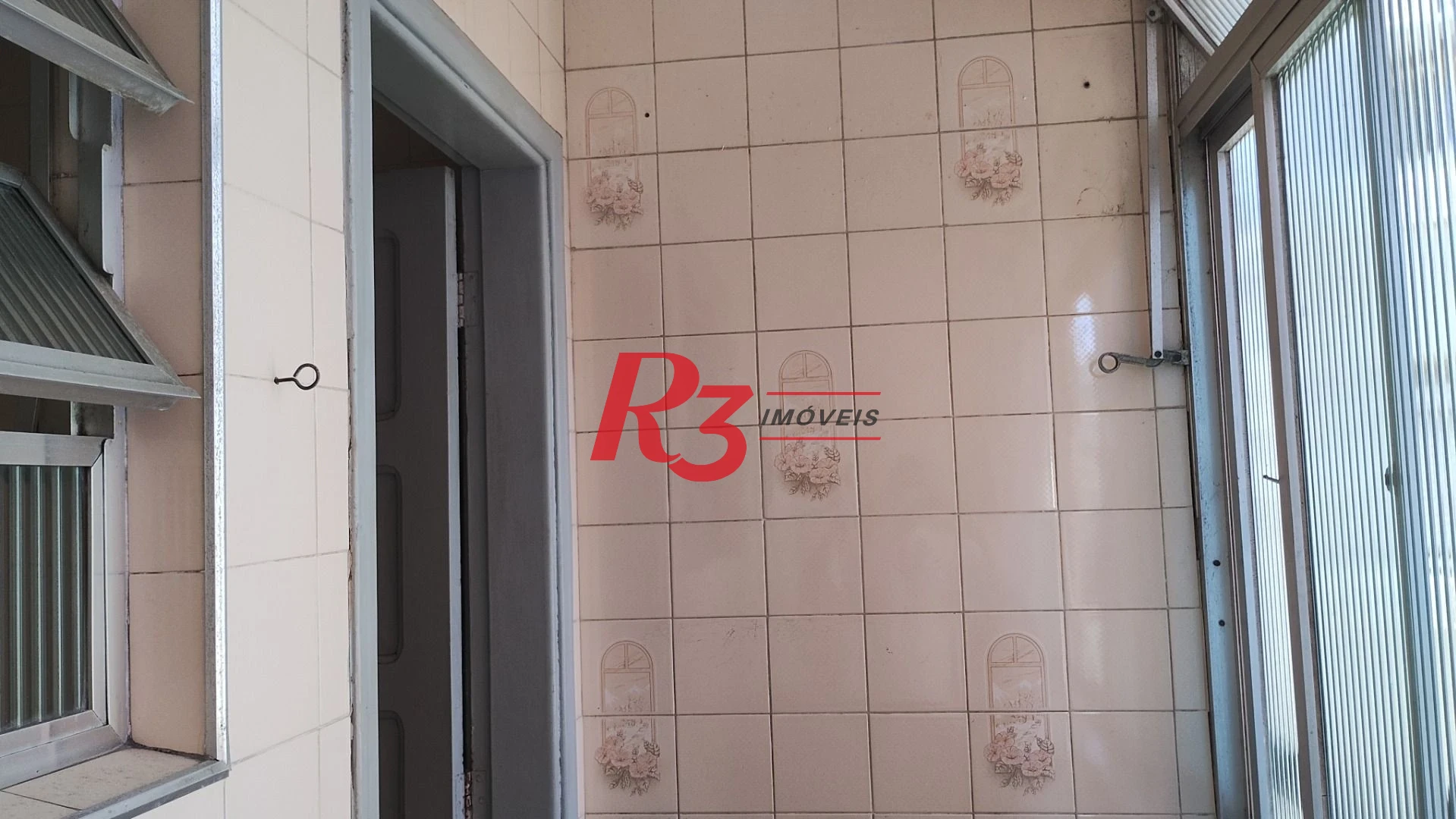 Apartamento com 2 dormitórios à venda, 76 m² por R$ 352.000,00 - Gonzaga - Santos/SP