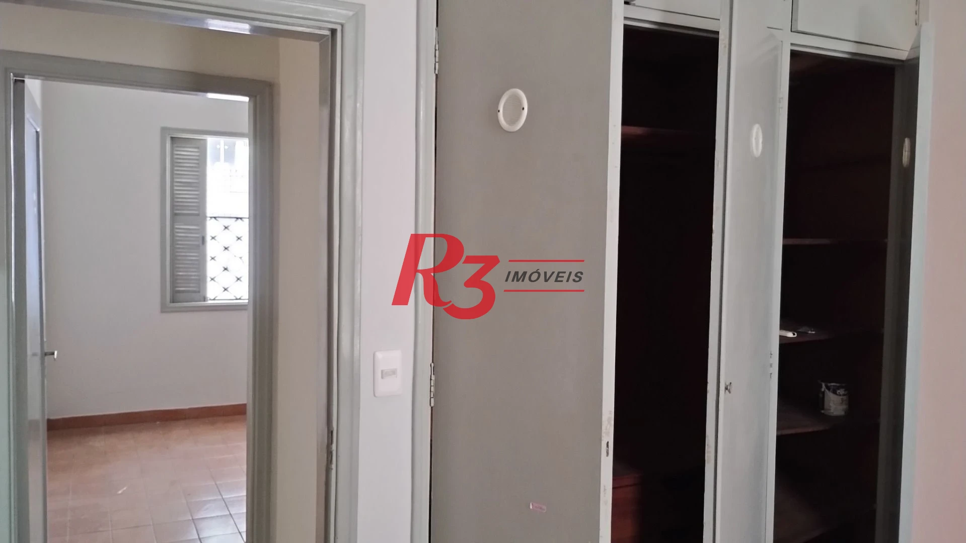 Apartamento com 2 dormitórios à venda, 76 m² por R$ 352.000,00 - Gonzaga - Santos/SP