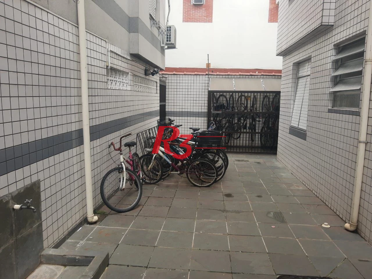 Apartamento com 2 dormitórios à venda, 65 m² por R$ 373.000,00 - Boqueirão - Santos/SP