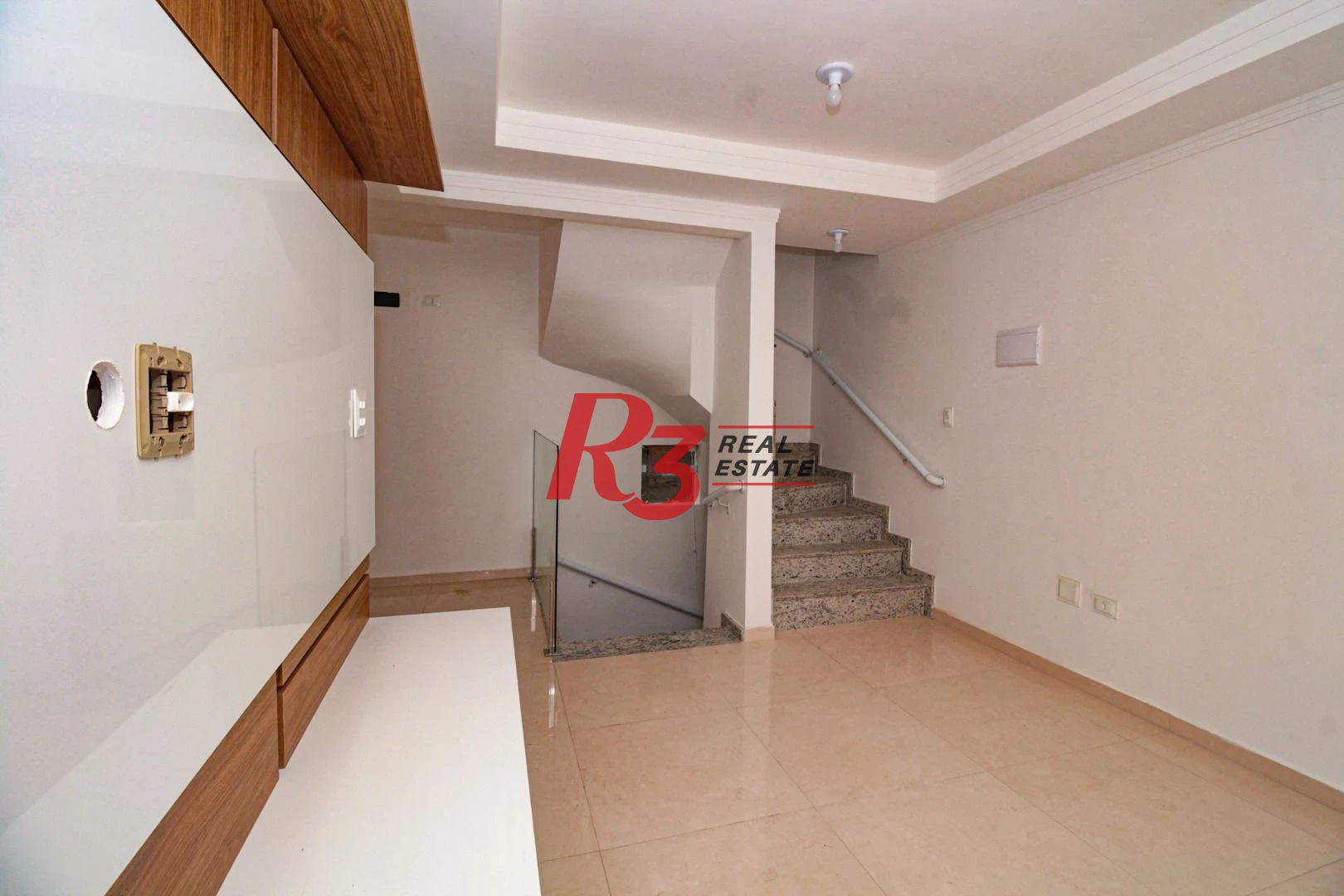Sobrado com 2 dormitórios à venda, 103 m² por R$ 690.000 - Campo Grande - Santos/SP