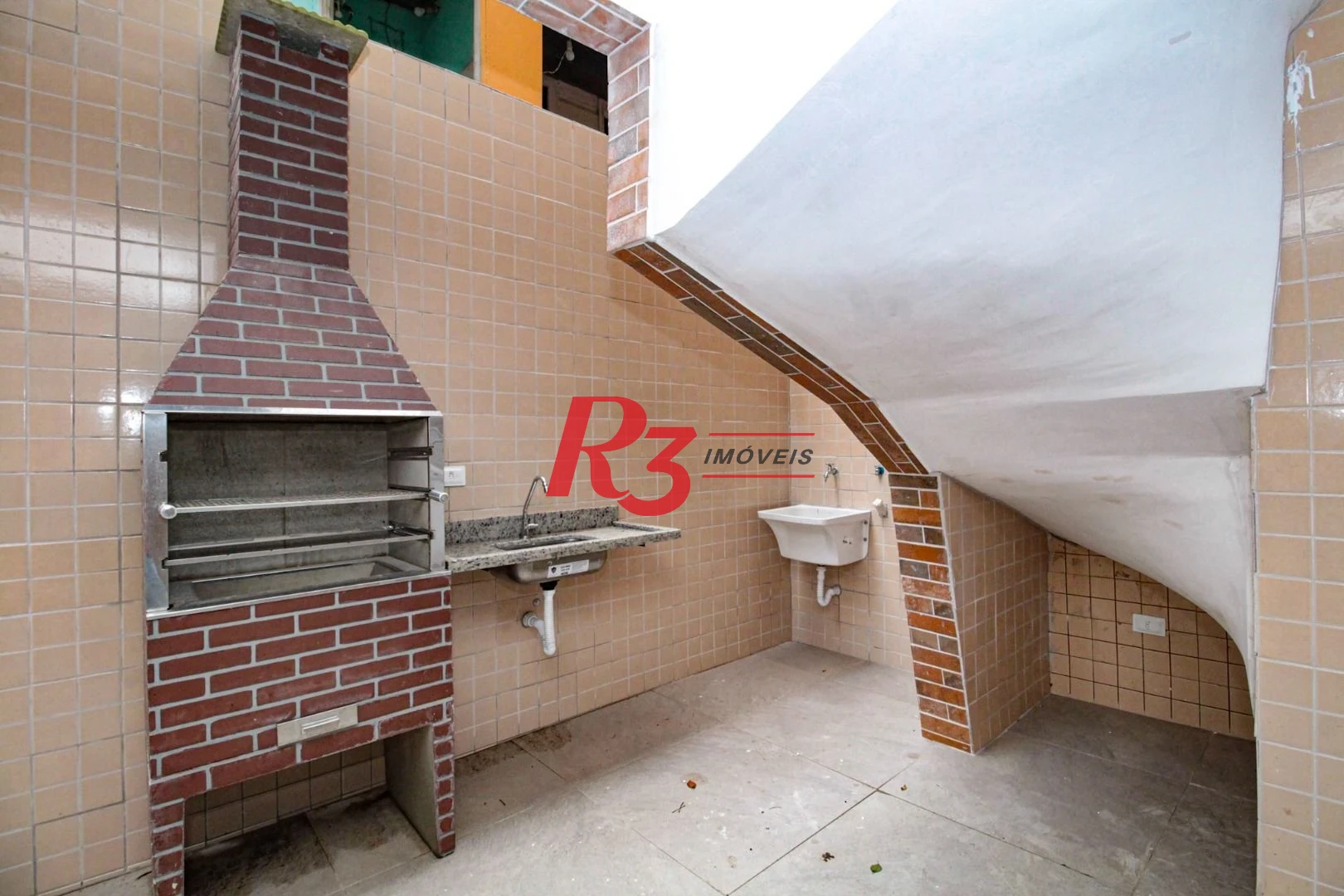 Sobrado com 2 dormitórios à venda, 103 m² por R$ 690.000 - Campo Grande - Santos/SP