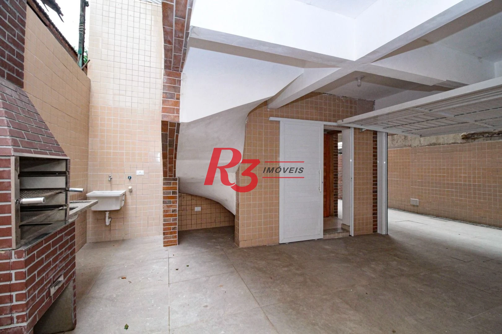Sobrado com 2 dormitórios à venda, 103 m² por R$ 690.000 - Campo Grande - Santos/SP
