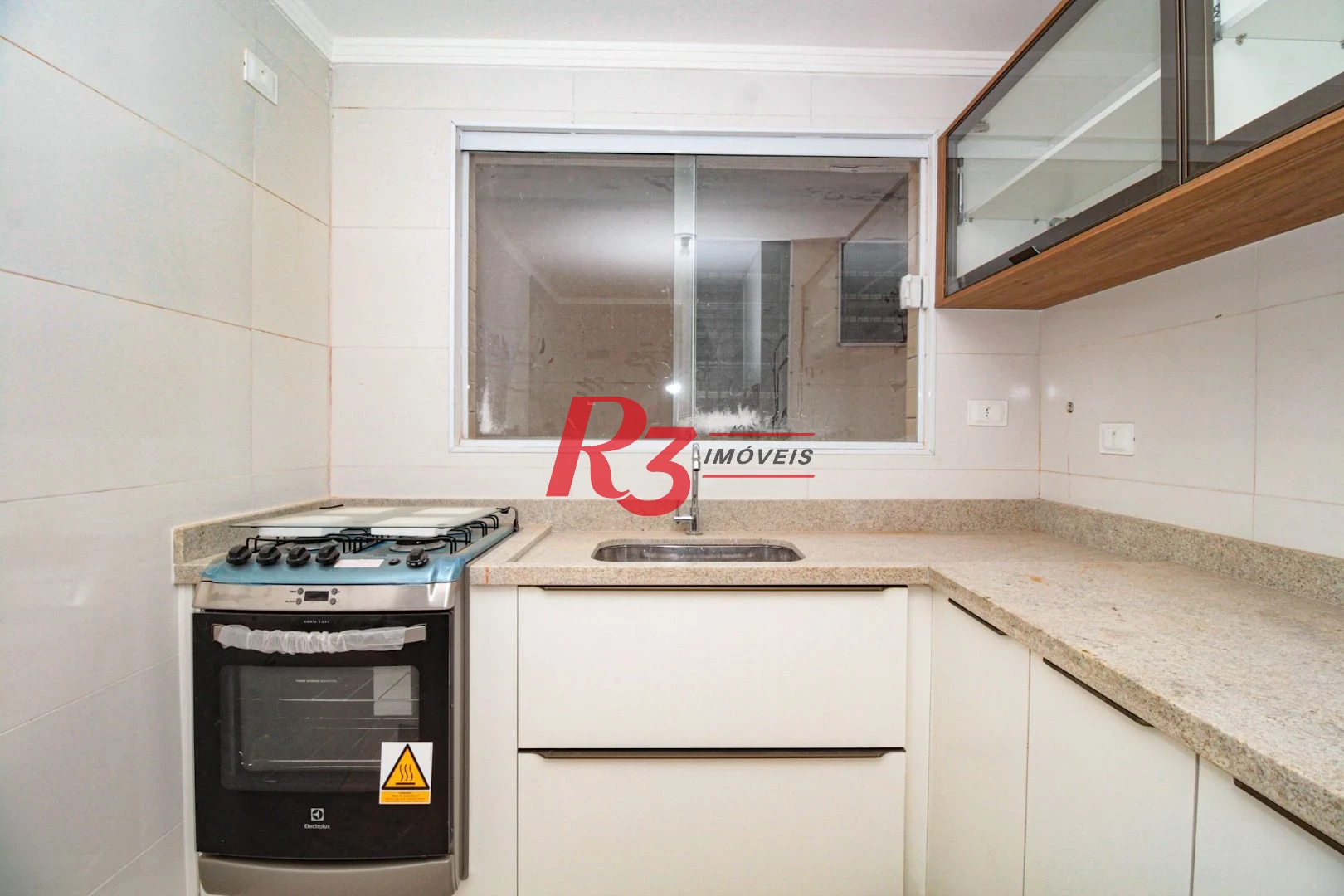 Sobrado com 2 dormitórios à venda, 103 m² por R$ 690.000 - Campo Grande - Santos/SP