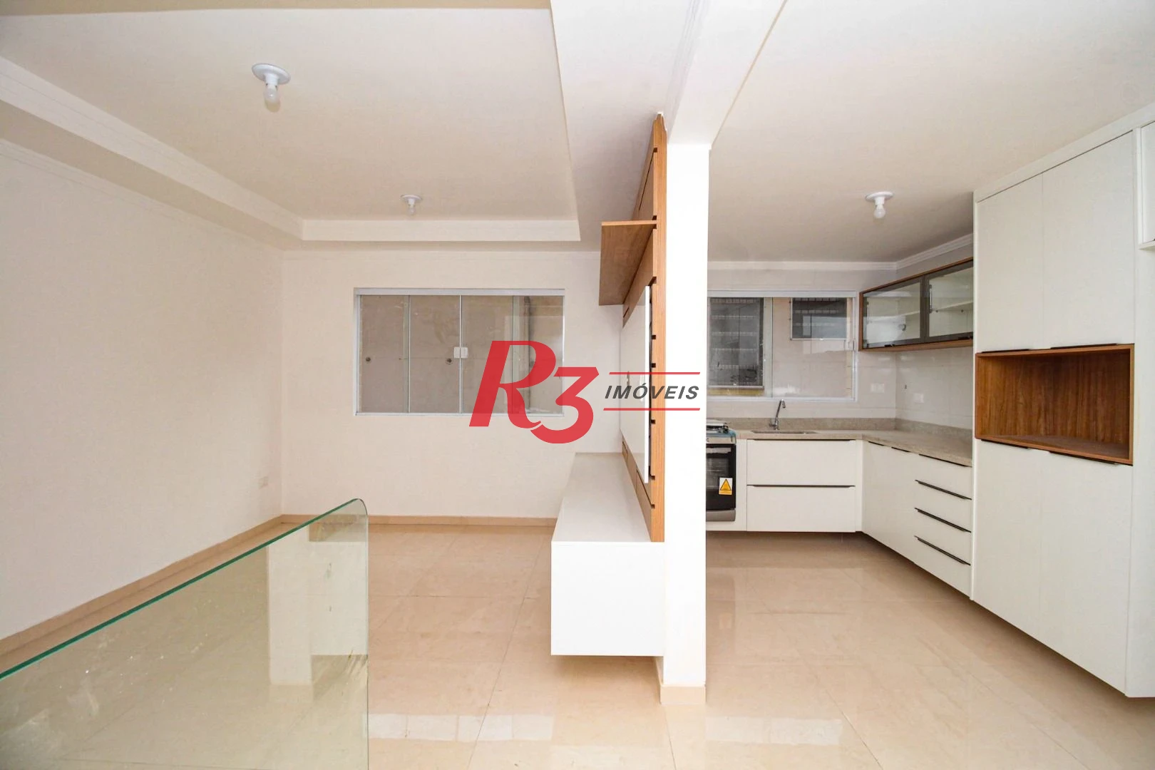 Sobrado com 2 dormitórios à venda, 103 m² por R$ 690.000 - Campo Grande - Santos/SP