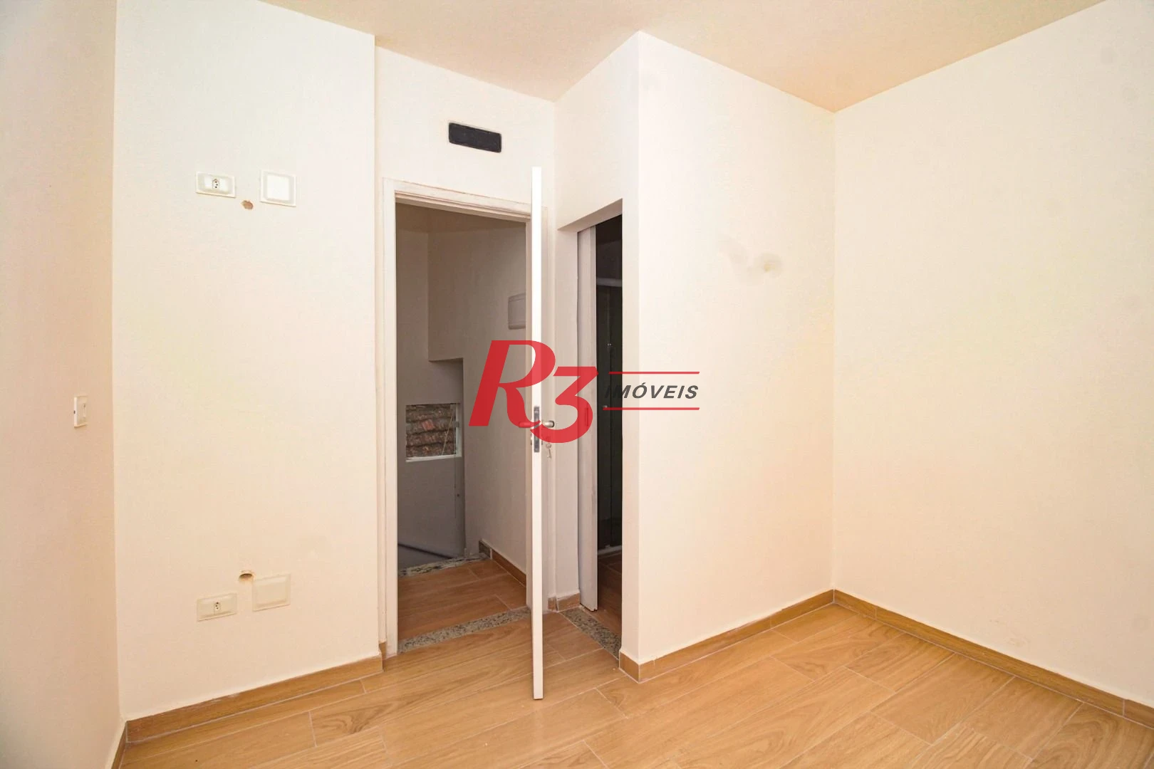 Sobrado com 2 dormitórios à venda, 103 m² por R$ 690.000 - Campo Grande - Santos/SP