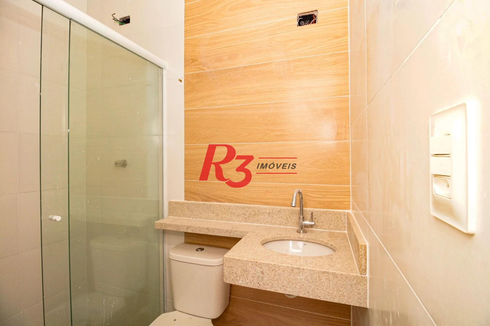 Sobrado com 2 dormitórios à venda, 103 m² por R$ 690.000 - Campo Grande - Santos/SP