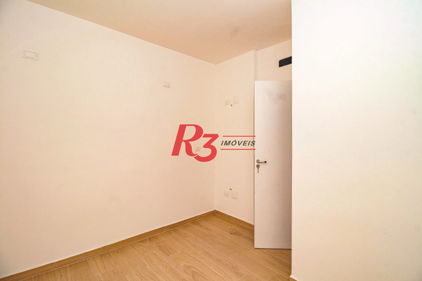 Sobrado com 2 dormitórios à venda, 103 m² por R$ 690.000 - Campo Grande - Santos/SP