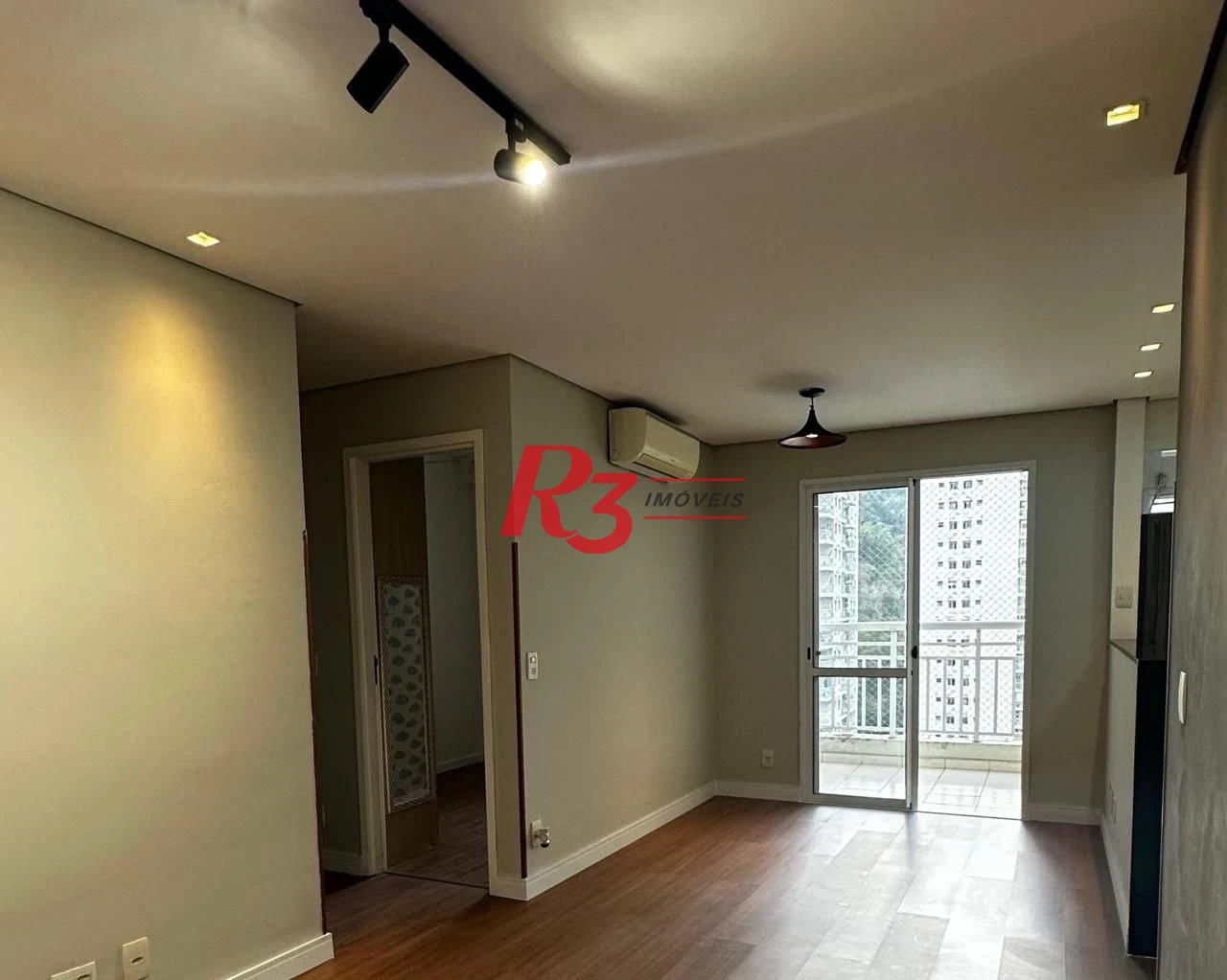 Apartamento com 2 dormitórios à venda, 64 m² por R$ 620.000,00 - Marapé - Santos/SP