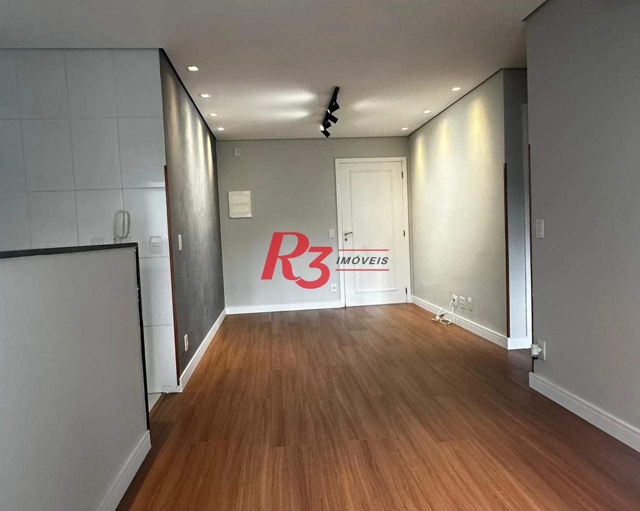 Apartamento com 2 dormitórios à venda, 64 m² por R$ 620.000,00 - Marapé - Santos/SP