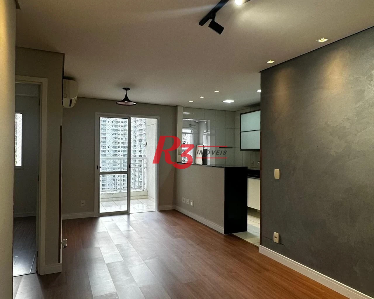 Apartamento com 2 dormitórios à venda, 64 m² por R$ 620.000,00 - Marapé - Santos/SP
