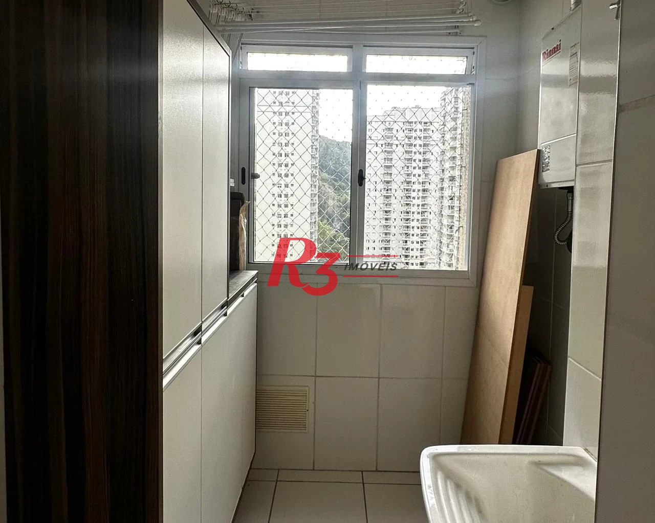 Apartamento com 2 dormitórios à venda, 64 m² por R$ 620.000,00 - Marapé - Santos/SP