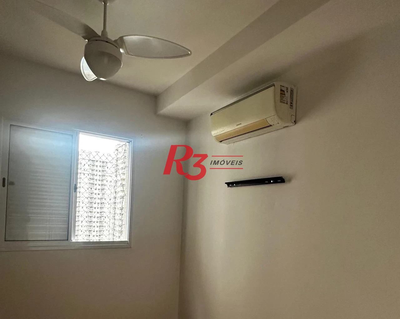 Apartamento com 2 dormitórios à venda, 64 m² por R$ 620.000,00 - Marapé - Santos/SP
