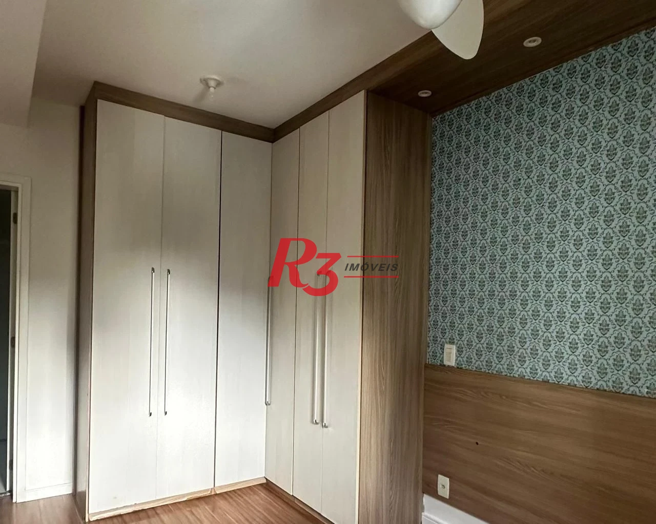 Apartamento com 2 dormitórios à venda, 64 m² por R$ 620.000,00 - Marapé - Santos/SP