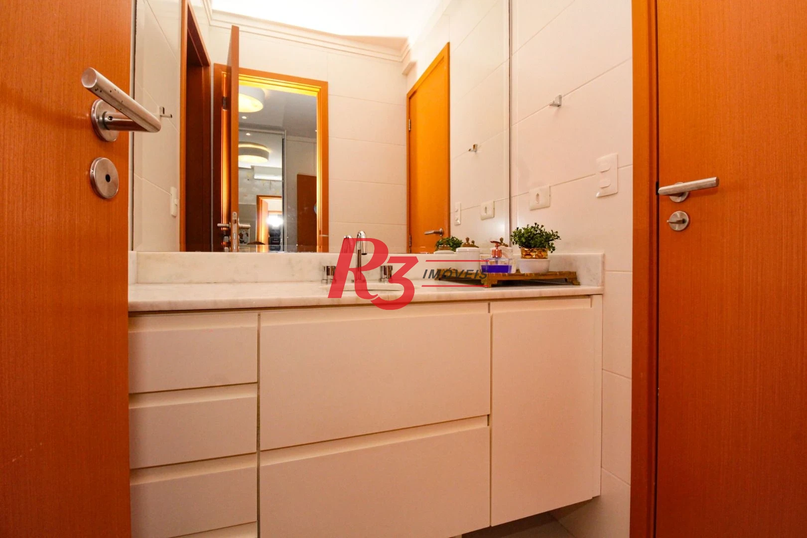 Apartamento com 3 dormitórios à venda, 129 m² por R$ 1.800.000,00 - Aparecida - Santos/SP