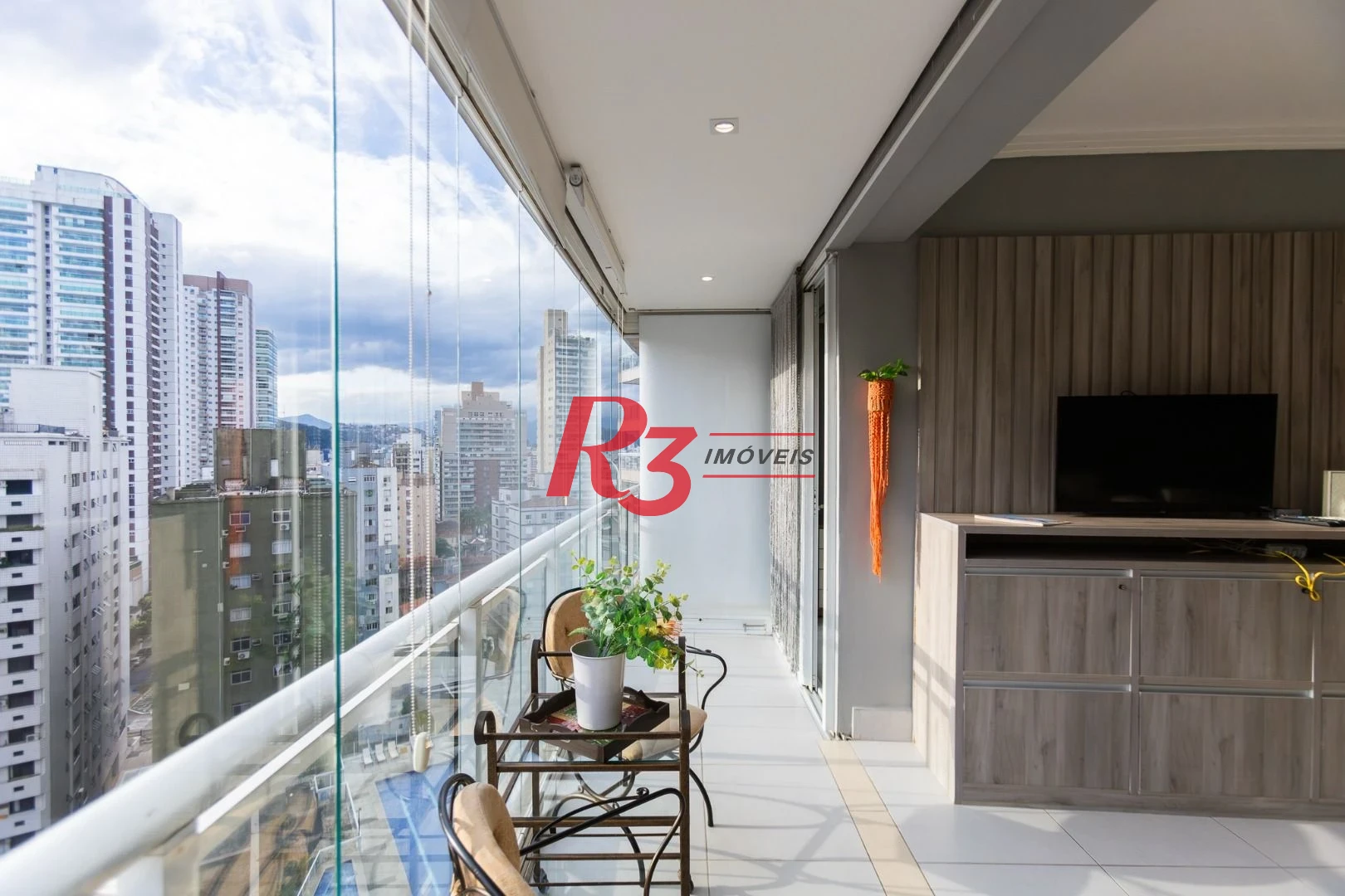 Apartamento para alugar, 54 m² por R$ 5.900,00/mês - Pompéia - Santos/SP