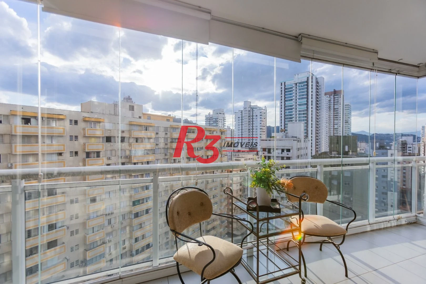 Apartamento para alugar, 54 m² por R$ 5.900,00/mês - Pompéia - Santos/SP
