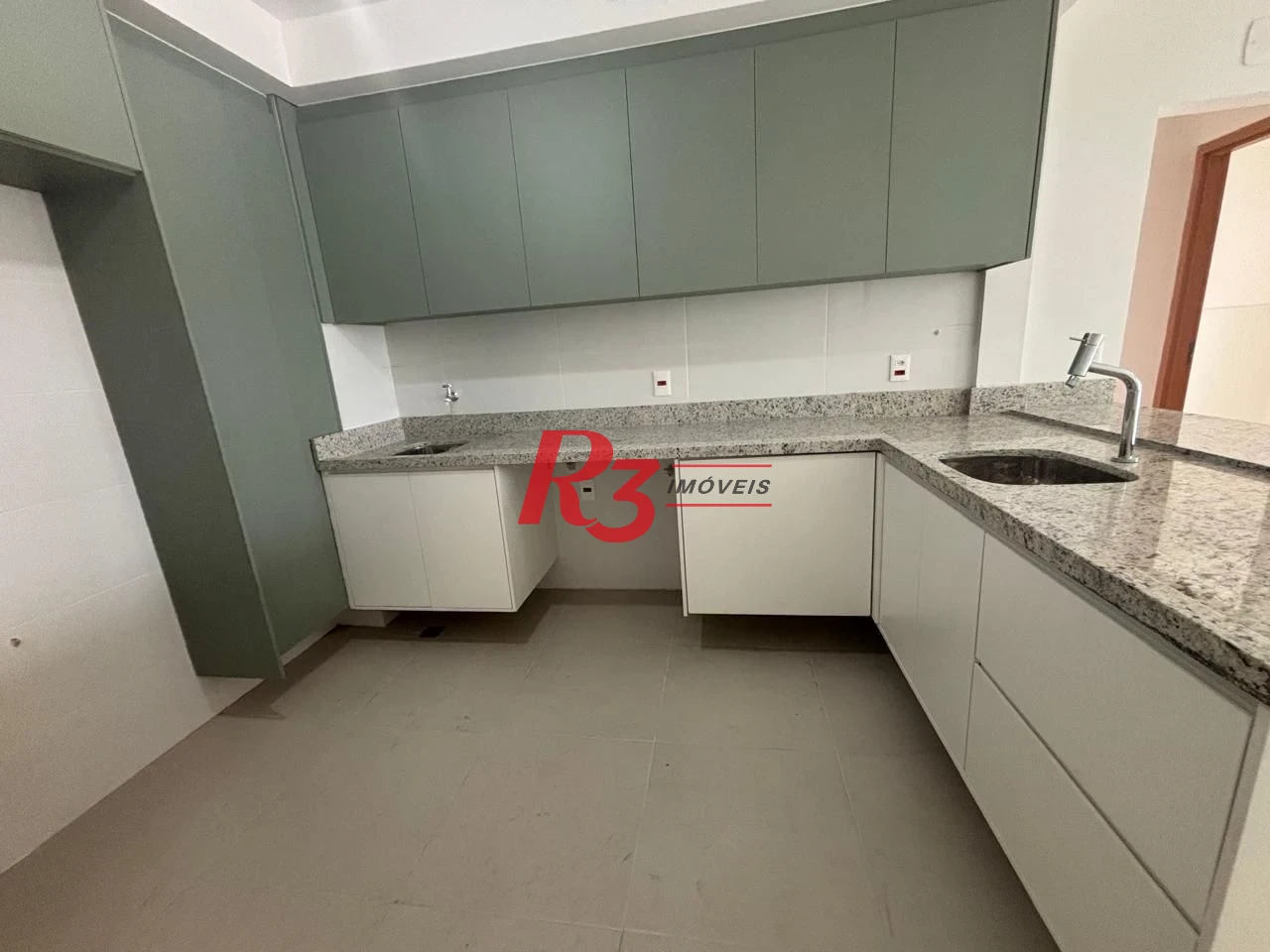 Apartamento com 2 dormitórios  Lazer completo no Boqueirão para Locação  por R$ 7.200/mês - Vila Rica - Santos/SP