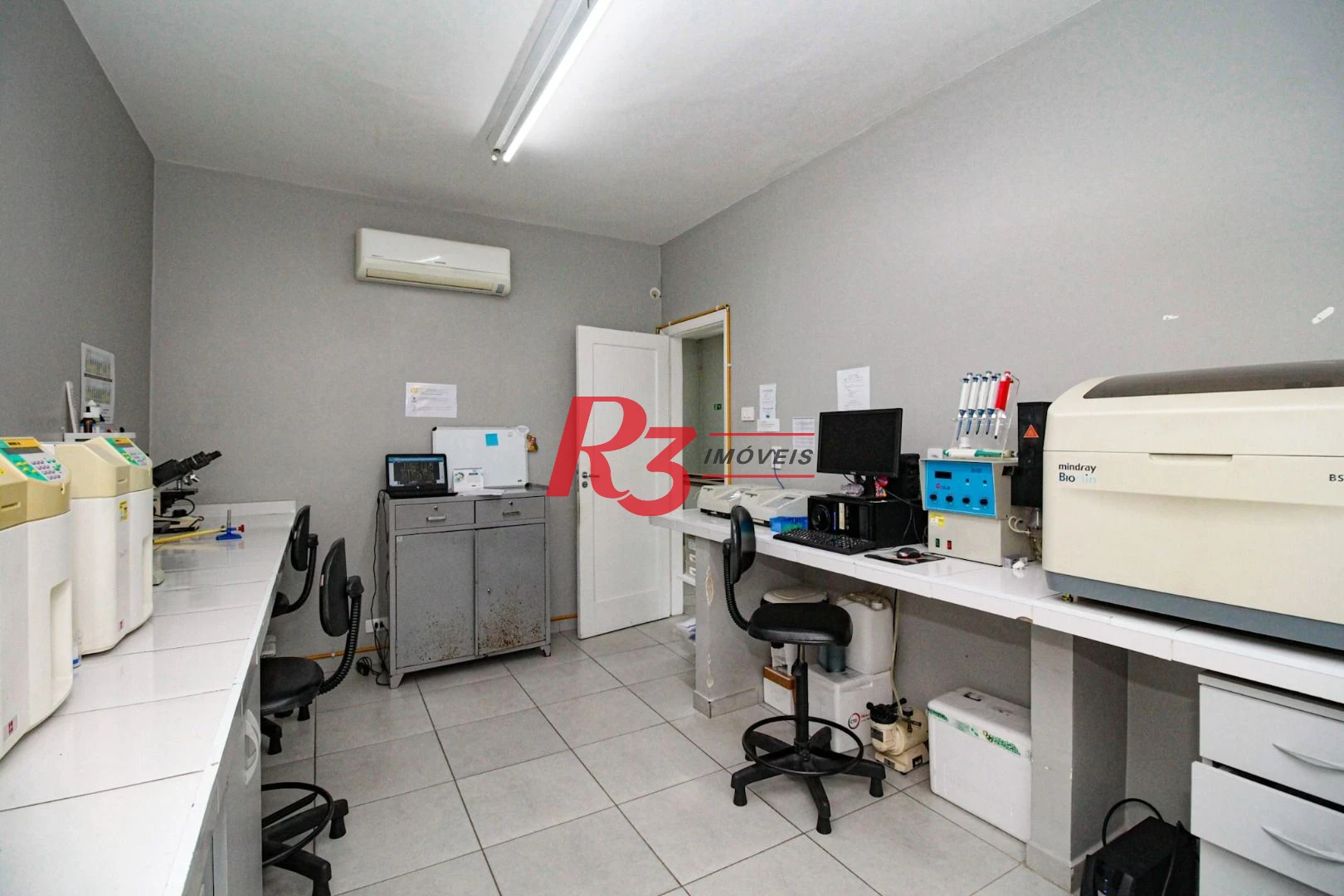 Sobrado à venda, 180 m² por R$ 990.000,00 - Embaré - Santos/SP