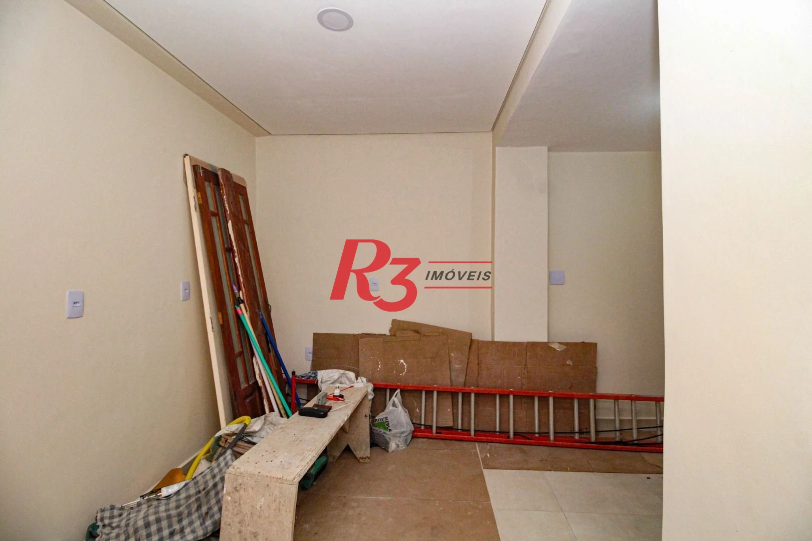 Casa com 3 dormitórios à venda, 110 m² por R$ 870.000,00 - Encruzilhada - Santos/SP