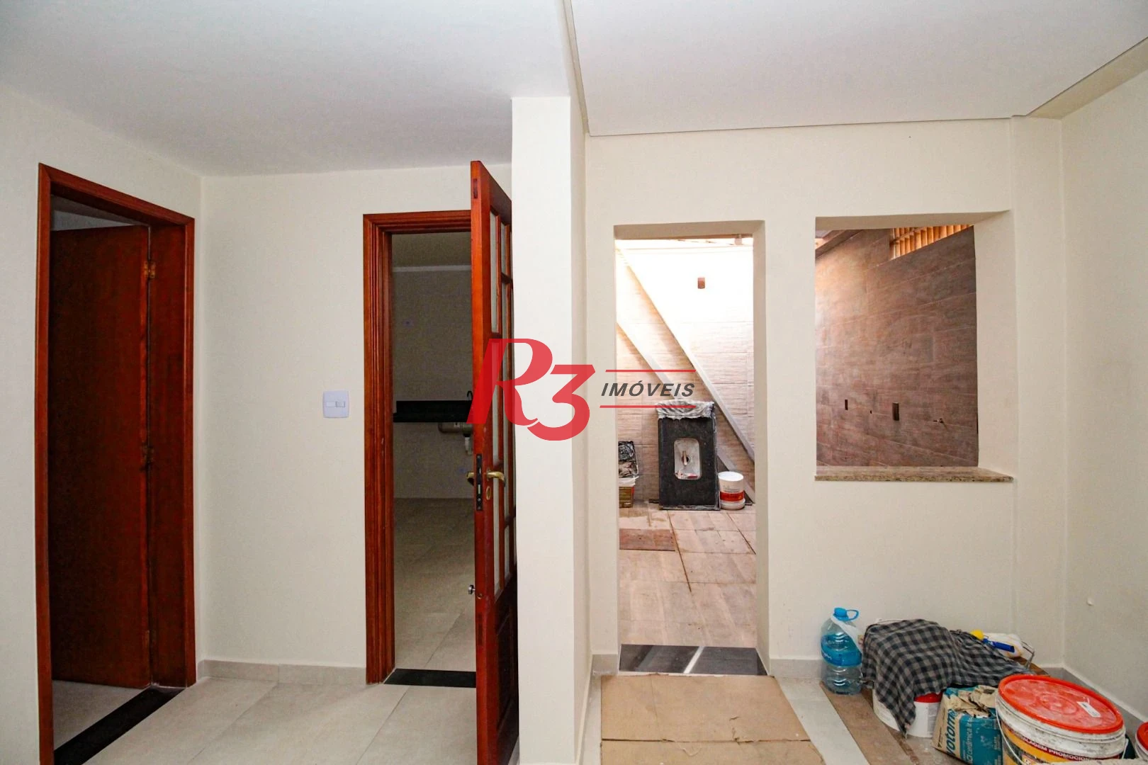 Casa com 3 dormitórios à venda, 110 m² por R$ 870.000,00 - Encruzilhada - Santos/SP