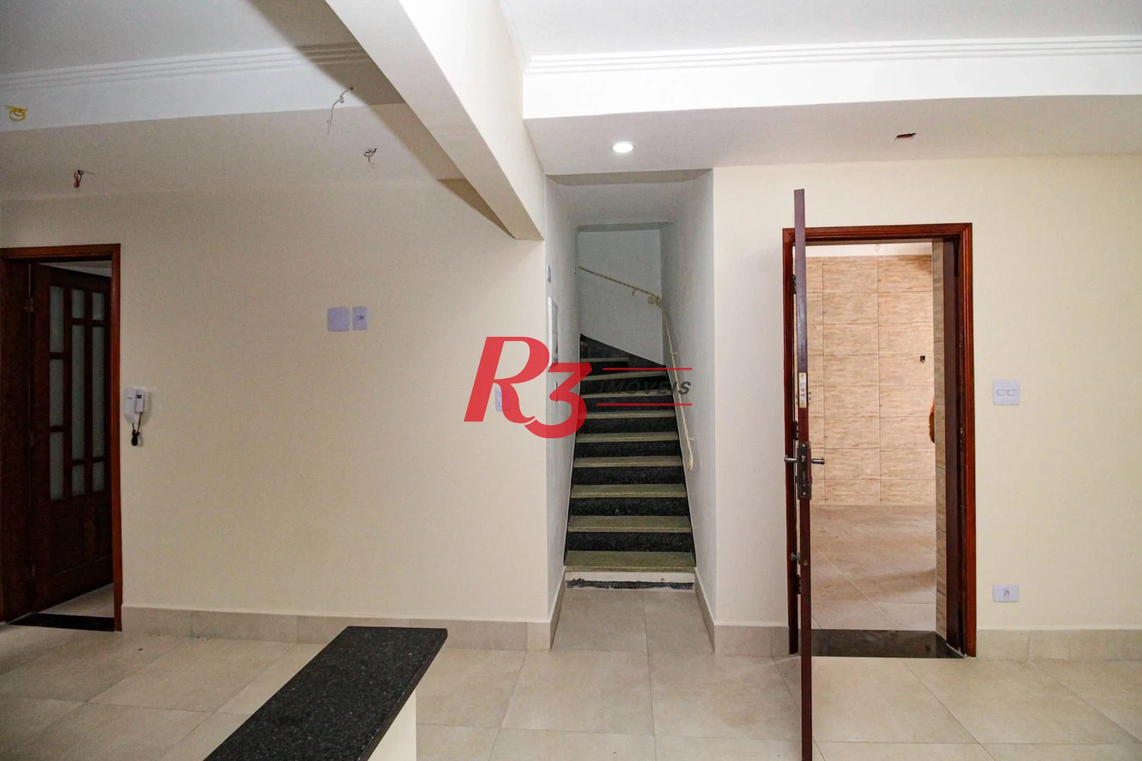 Casa com 3 dormitórios à venda, 110 m² por R$ 870.000,00 - Encruzilhada - Santos/SP