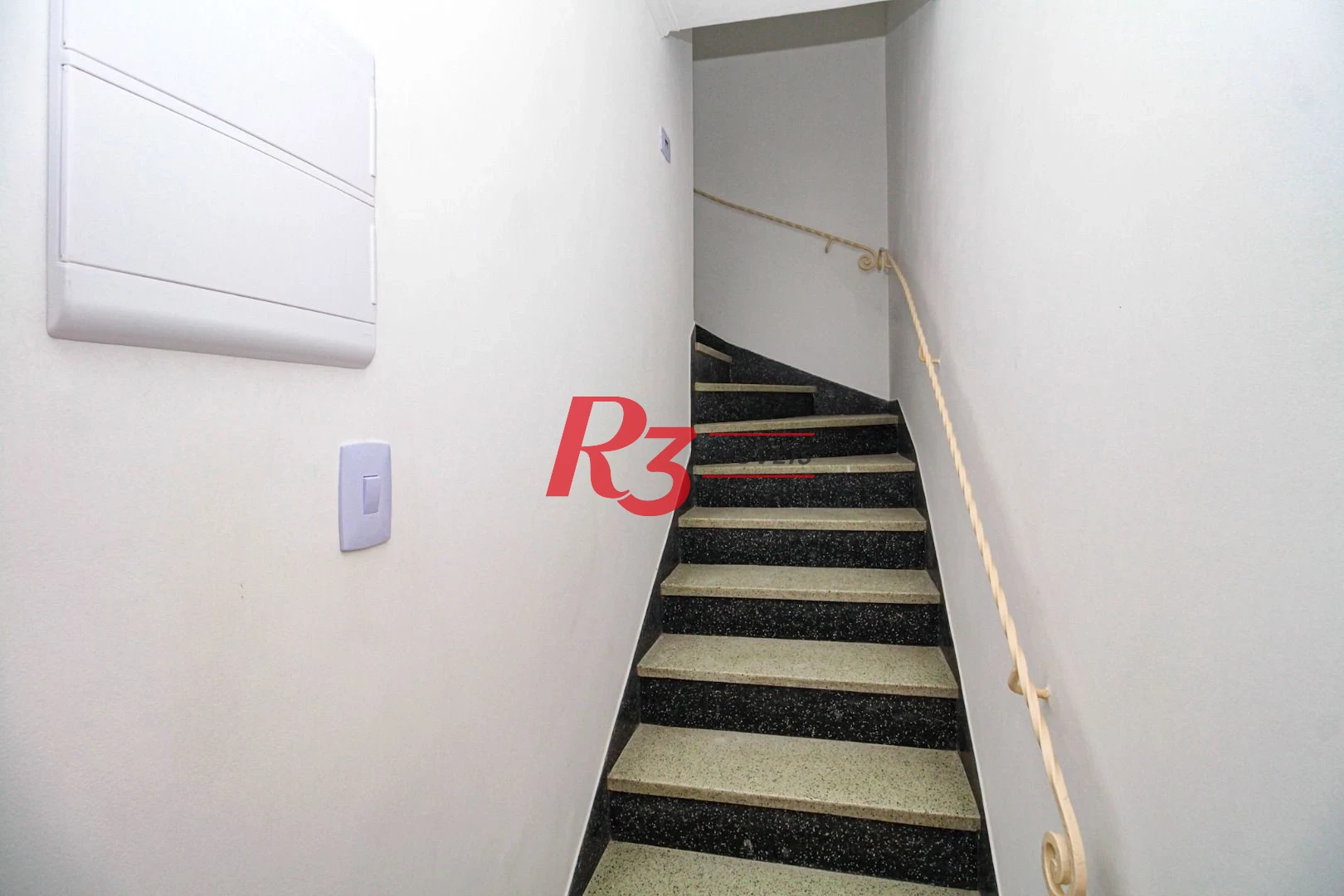 Casa com 3 dormitórios à venda, 110 m² por R$ 870.000,00 - Encruzilhada - Santos/SP