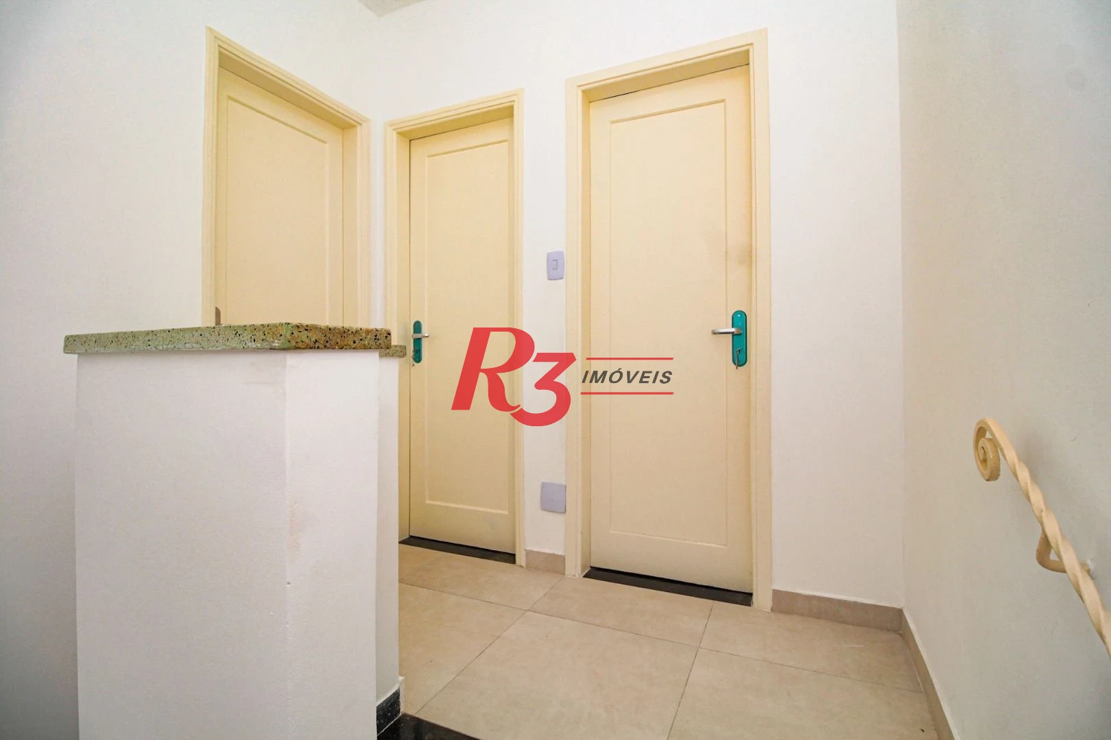 Casa com 3 dormitórios à venda, 110 m² por R$ 870.000,00 - Encruzilhada - Santos/SP