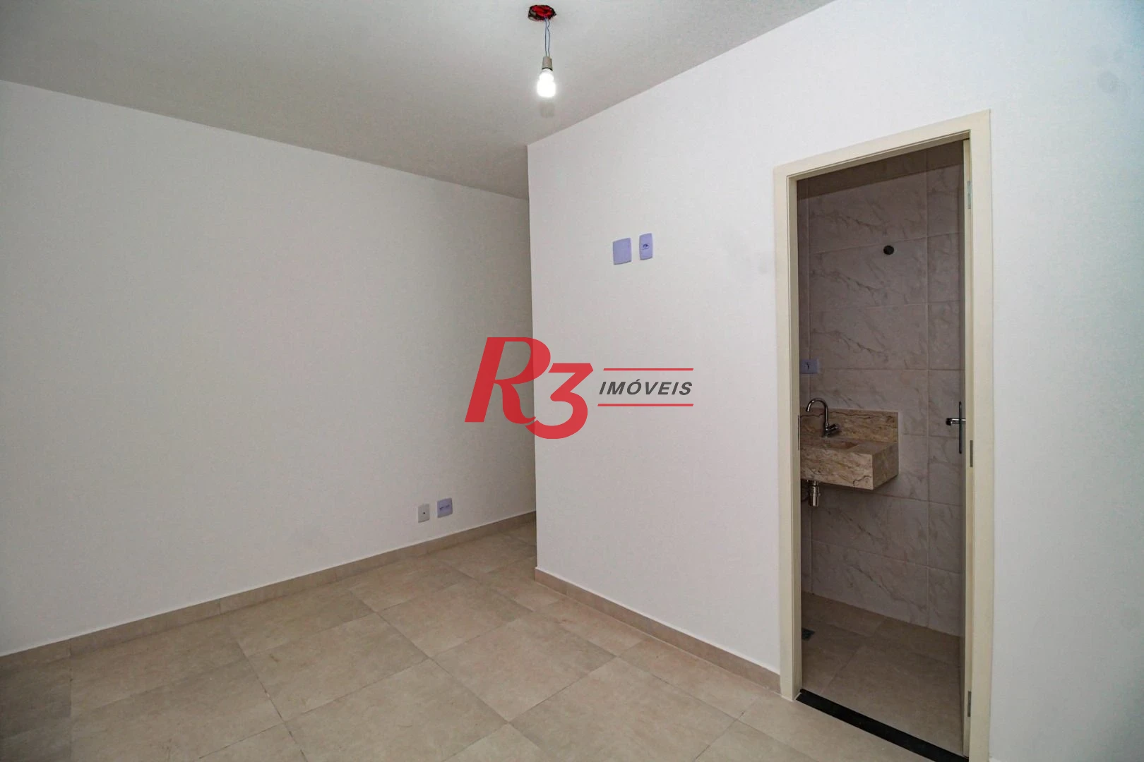Casa com 3 dormitórios à venda, 110 m² por R$ 870.000,00 - Encruzilhada - Santos/SP