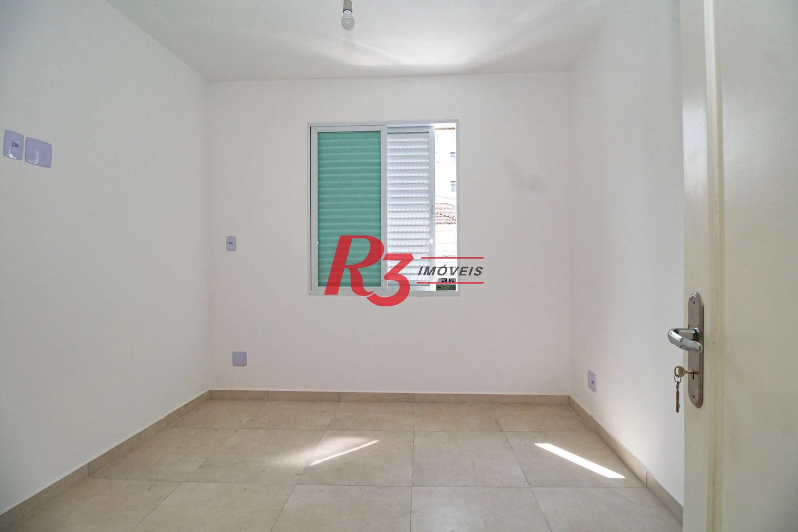 Casa com 3 dormitórios à venda, 110 m² por R$ 870.000,00 - Encruzilhada - Santos/SP
