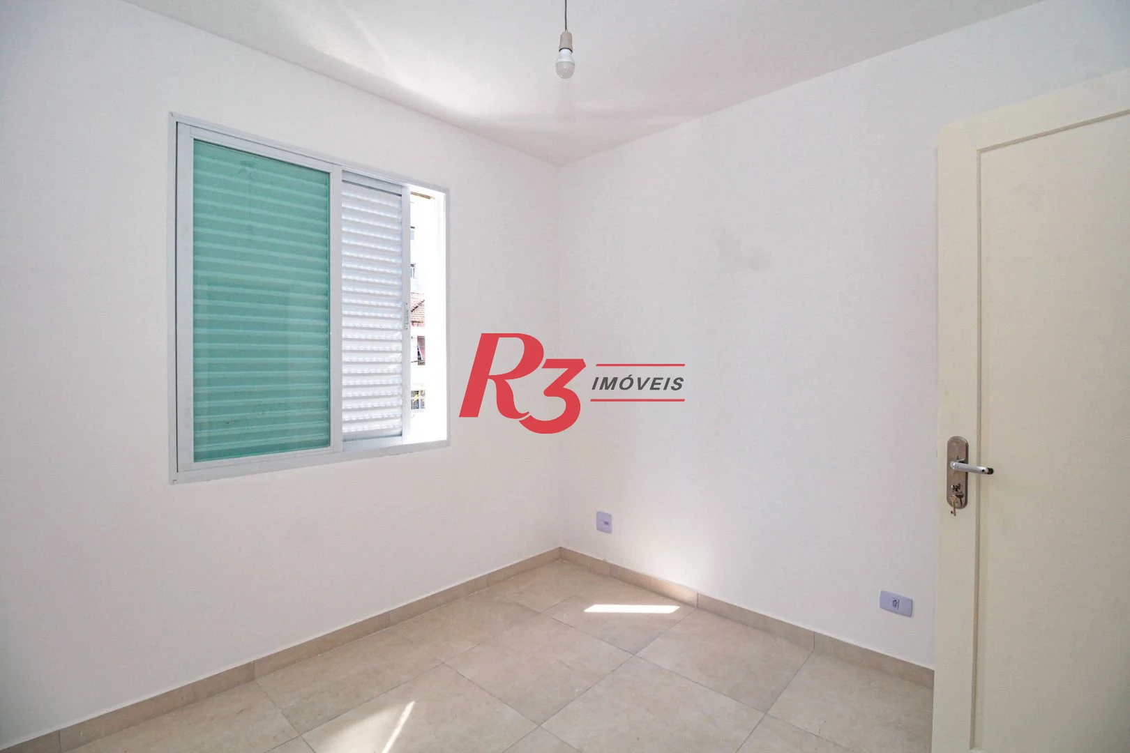 Casa com 3 dormitórios à venda, 110 m² por R$ 870.000,00 - Encruzilhada - Santos/SP