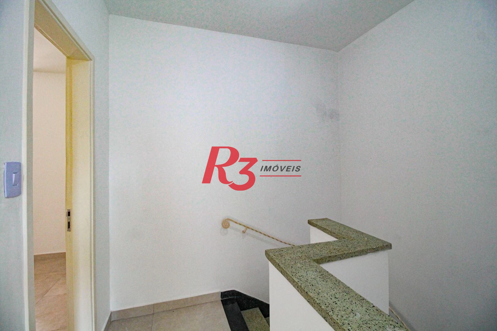 Casa com 3 dormitórios à venda, 110 m² por R$ 870.000,00 - Encruzilhada - Santos/SP