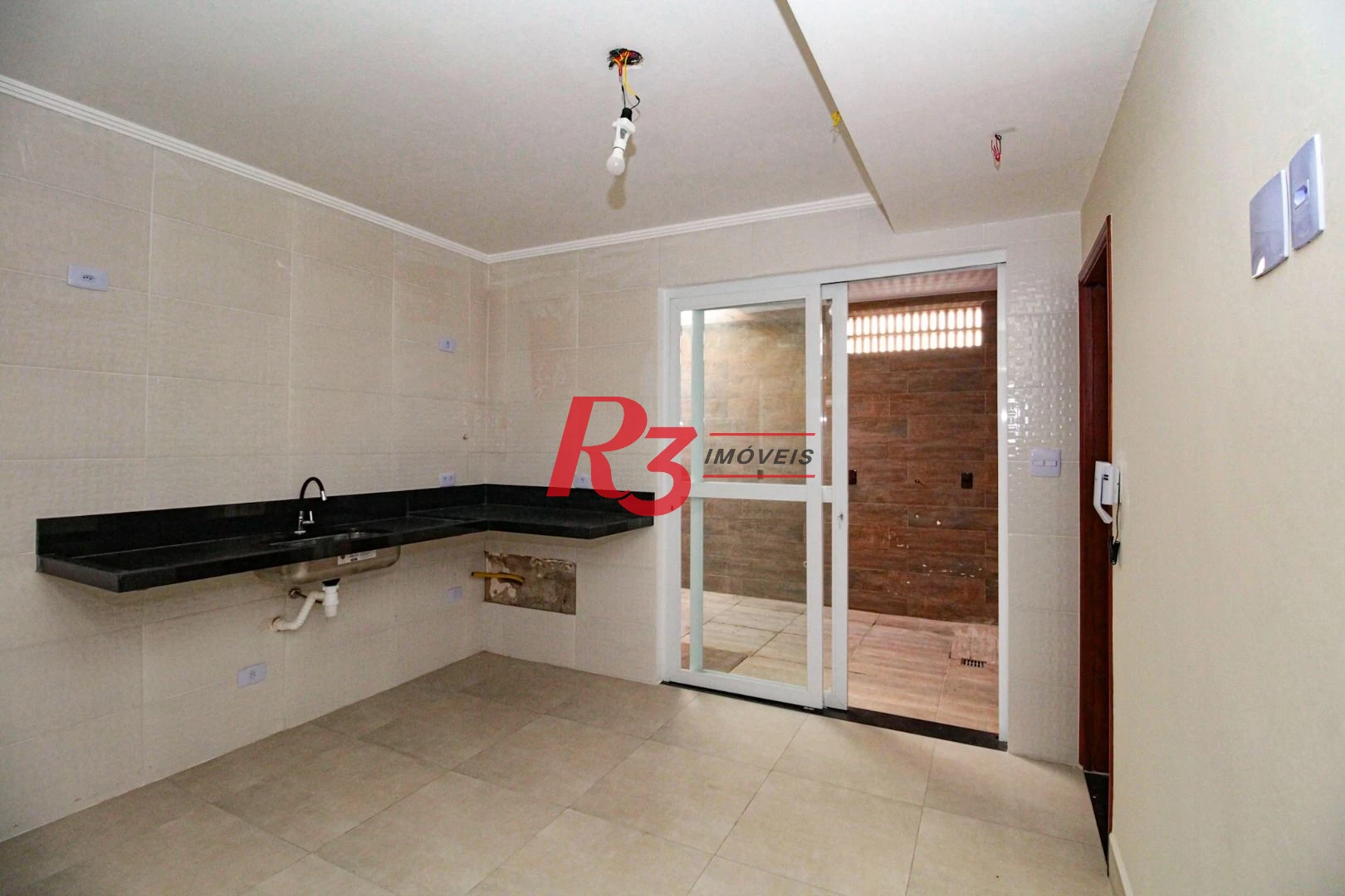 Casa com 3 dormitórios à venda, 110 m² por R$ 870.000,00 - Encruzilhada - Santos/SP