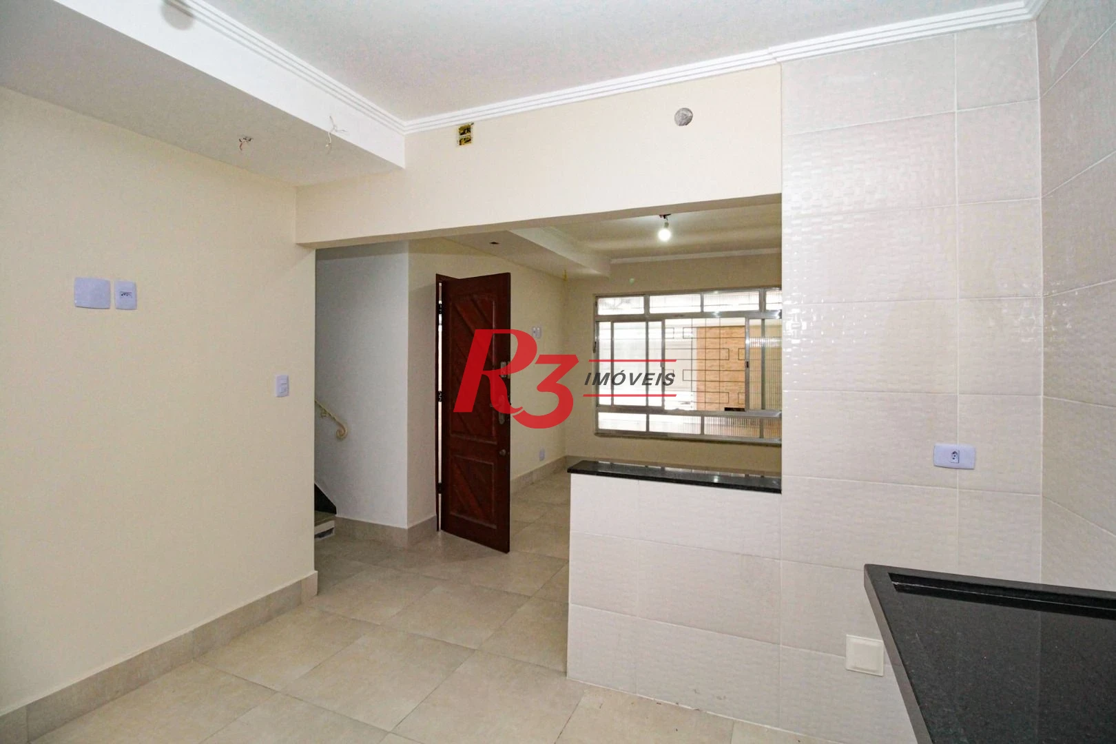 Casa com 3 dormitórios à venda, 110 m² por R$ 870.000,00 - Encruzilhada - Santos/SP