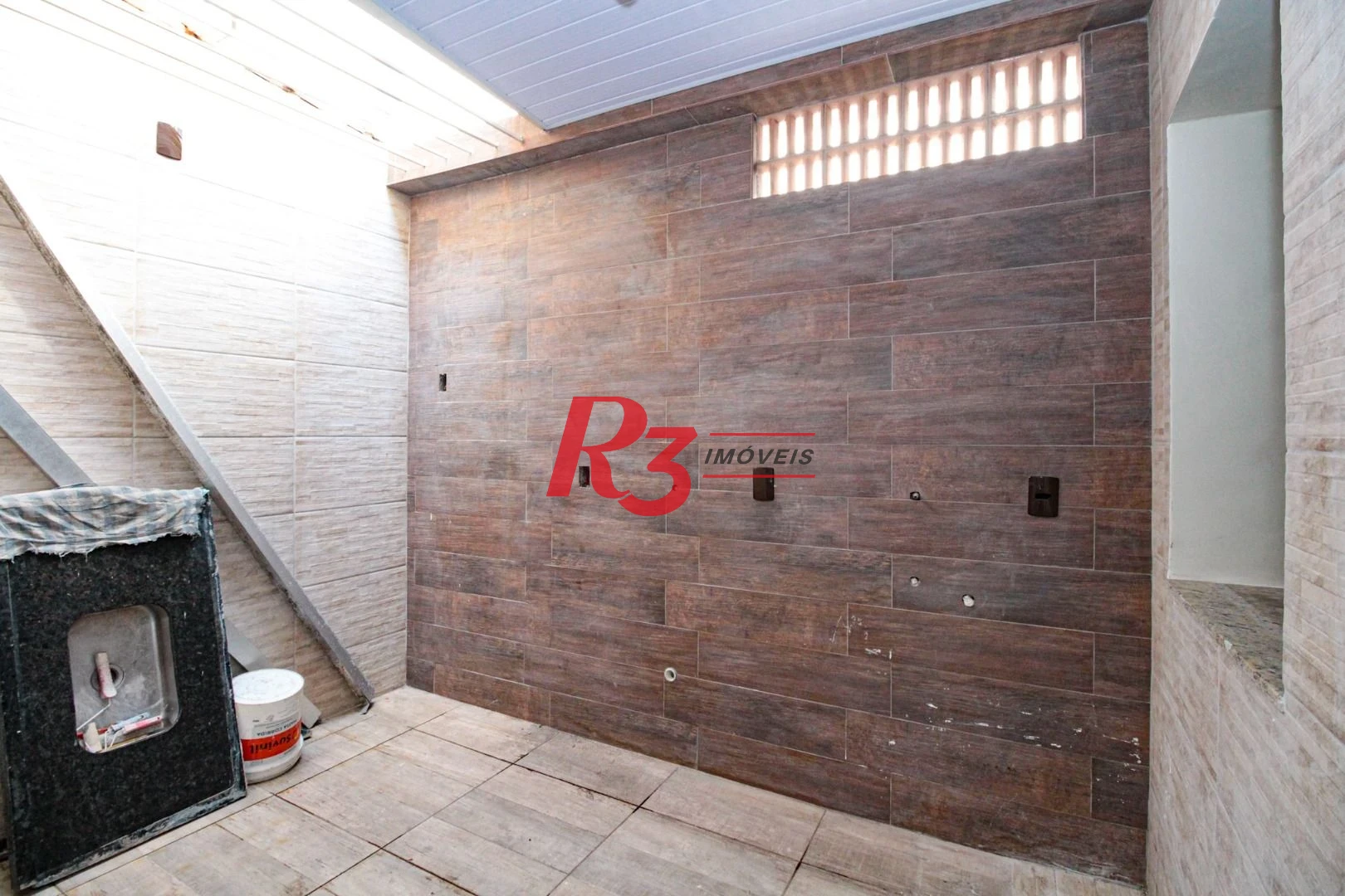 Casa com 3 dormitórios à venda, 110 m² por R$ 870.000,00 - Encruzilhada - Santos/SP