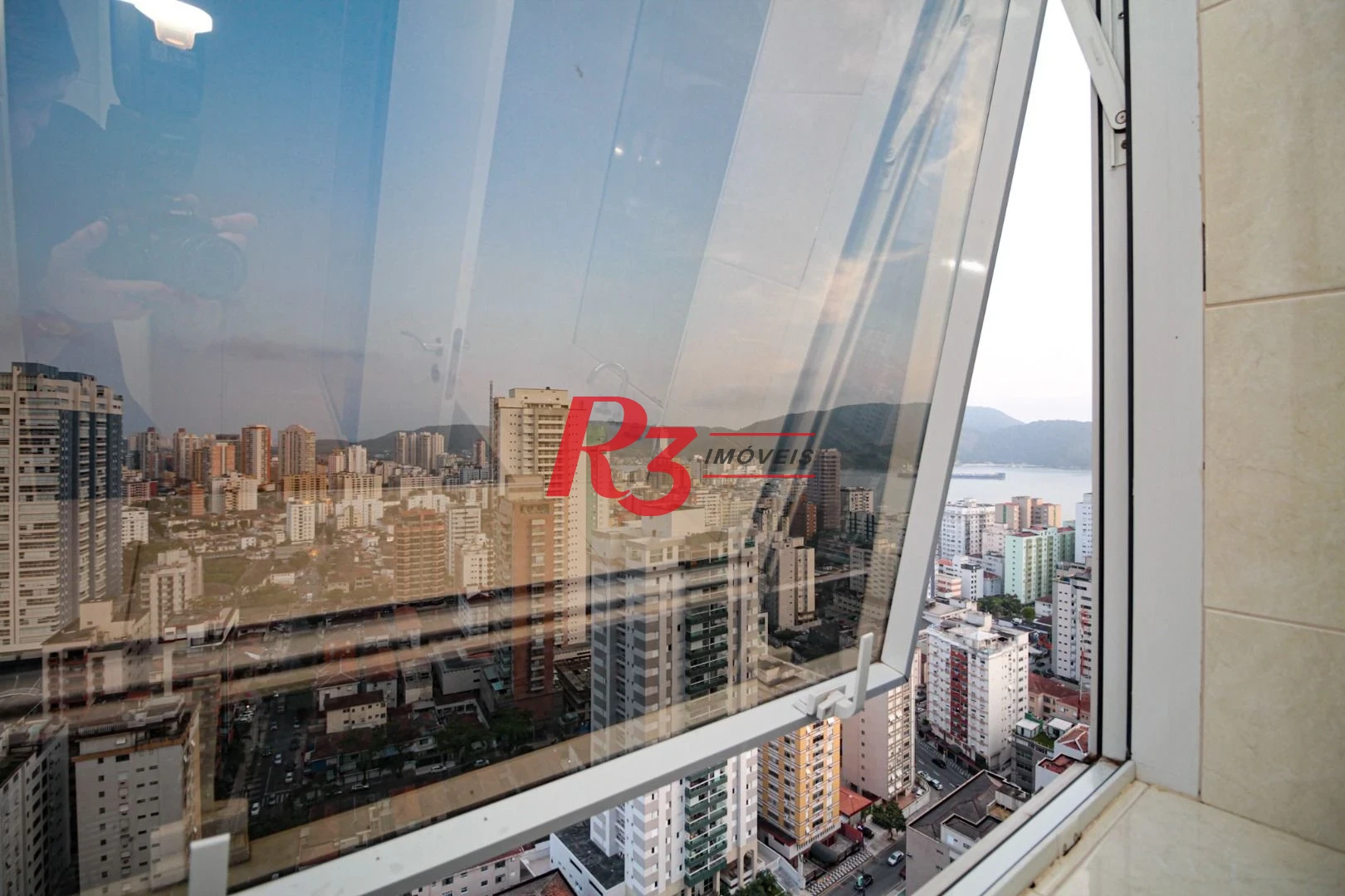 Apartamento com 2 dormitórios para alugar, 96 m² por R$ 10.500,05/mês - Aparecida - Santos/SP