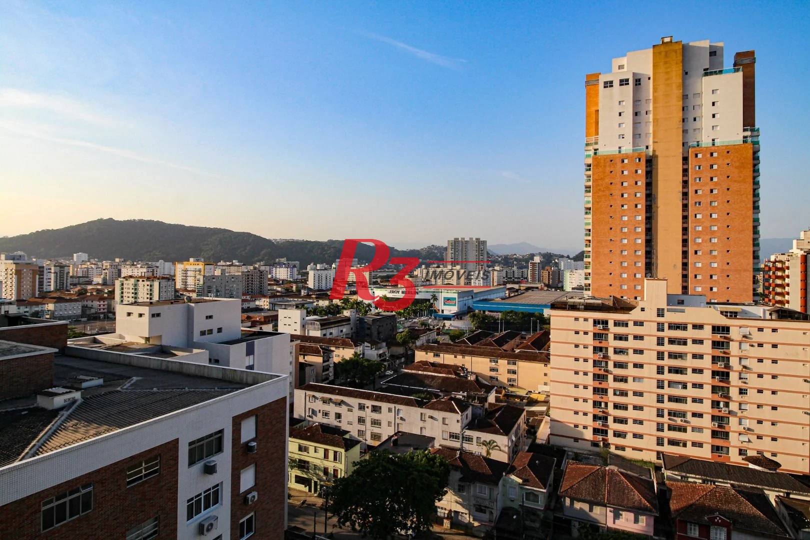 Cobertura com 1 dormitório à venda, 197 m² por R$ 1.500.000,00 - Gonzaga - Santos/SP