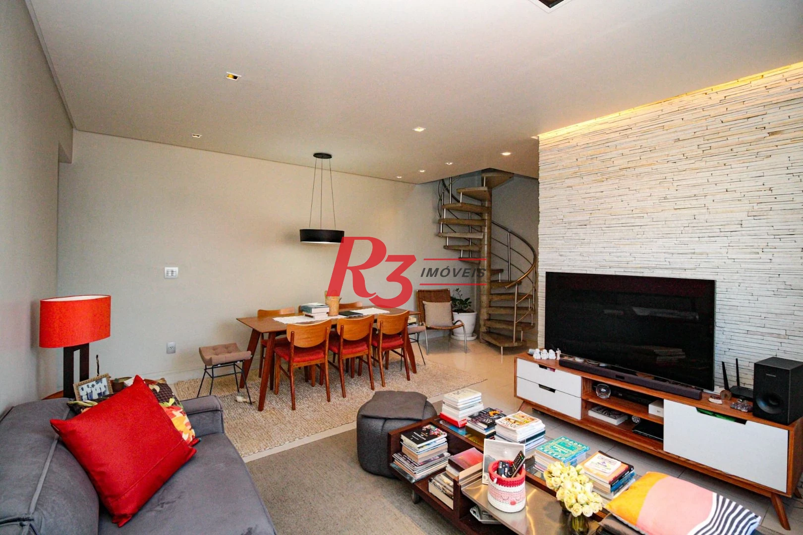 Cobertura com 1 dormitório à venda, 197 m² por R$ 1.500.000,00 - Gonzaga - Santos/SP
