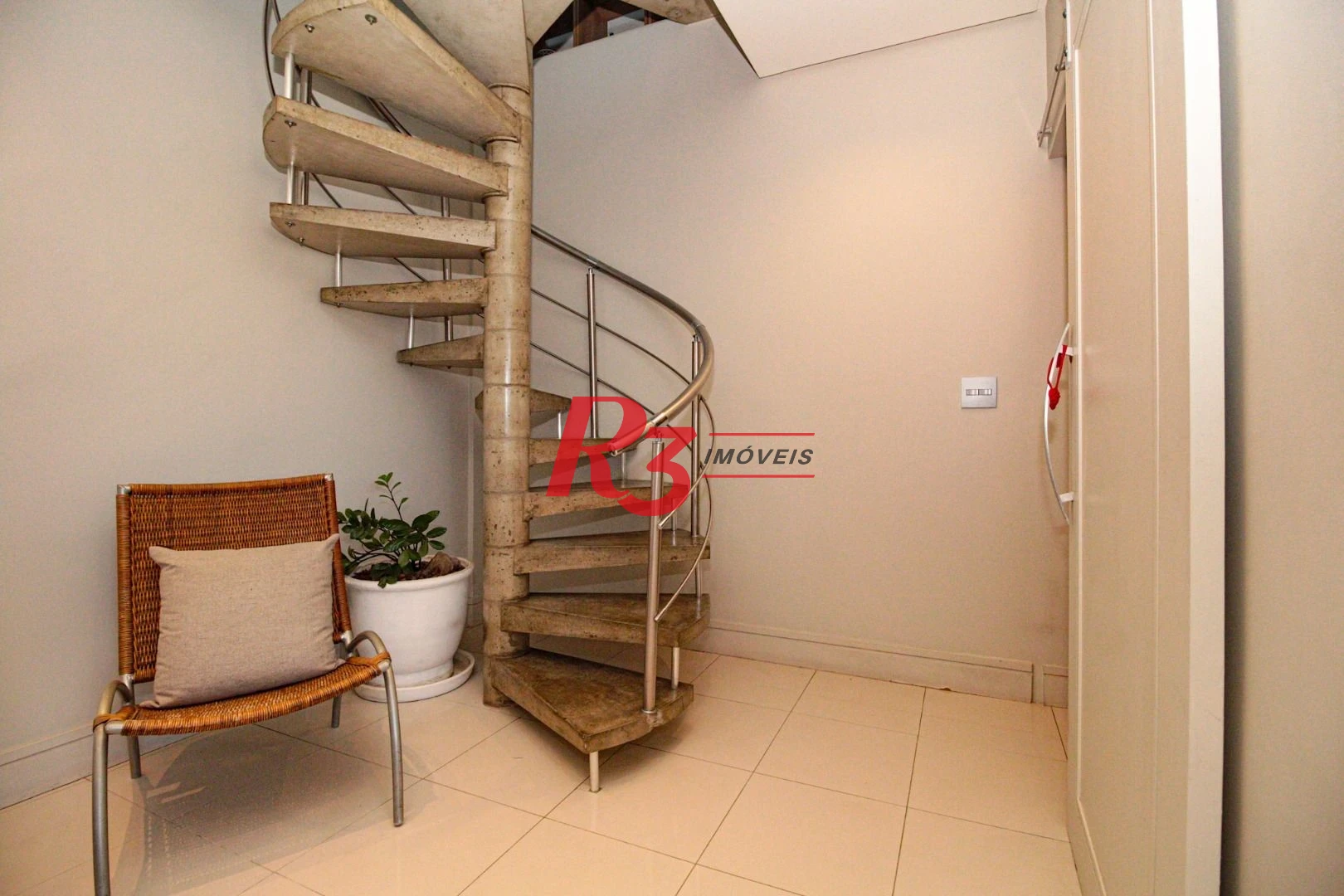 Cobertura com 1 dormitório à venda, 197 m² por R$ 1.500.000,00 - Gonzaga - Santos/SP