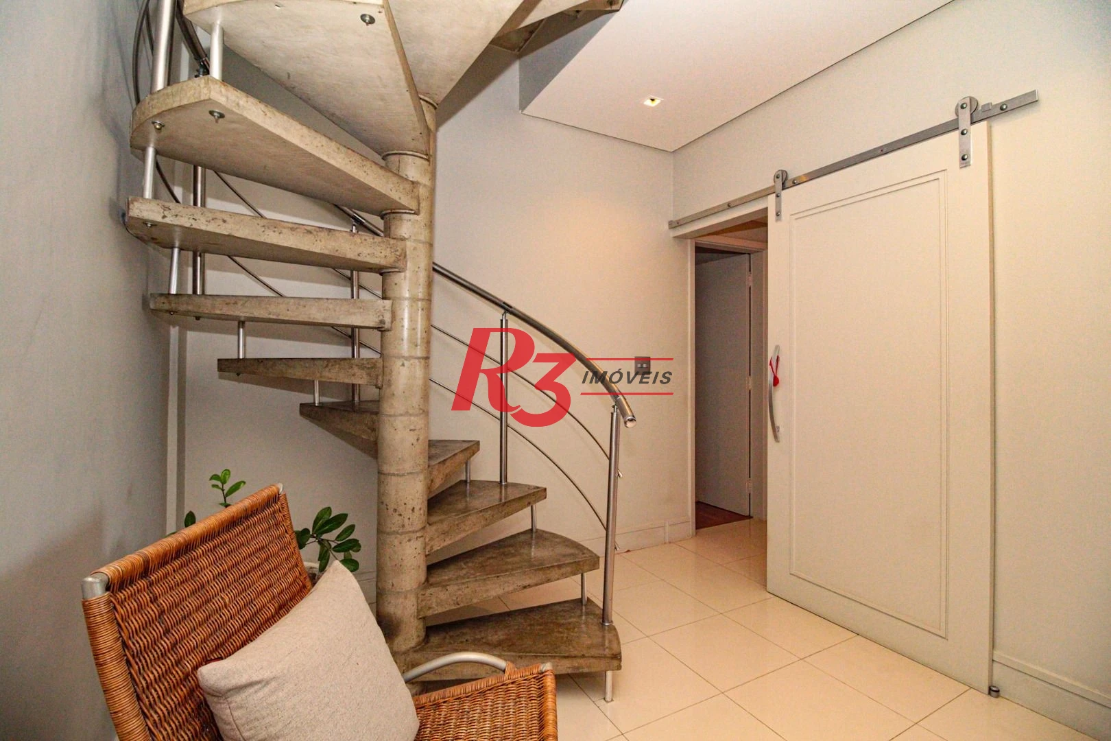 Cobertura com 1 dormitório à venda, 197 m² por R$ 1.500.000,00 - Gonzaga - Santos/SP