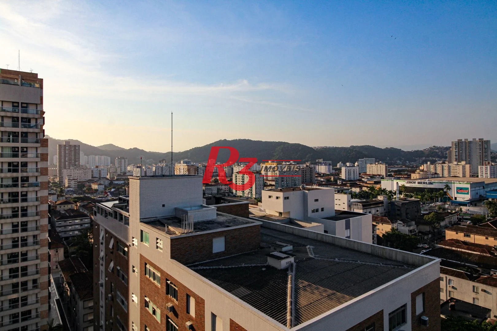 Cobertura com 1 dormitório à venda, 197 m² por R$ 1.500.000,00 - Gonzaga - Santos/SP