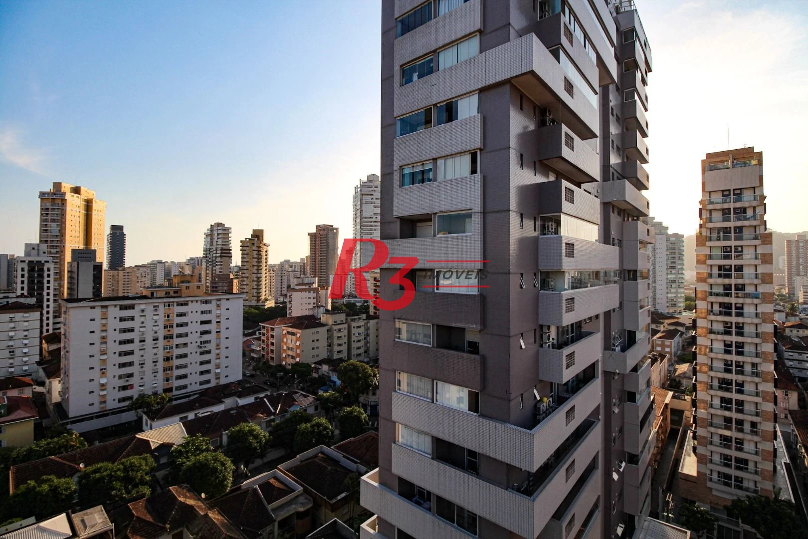 Cobertura com 1 dormitório à venda, 197 m² por R$ 1.500.000,00 - Gonzaga - Santos/SP