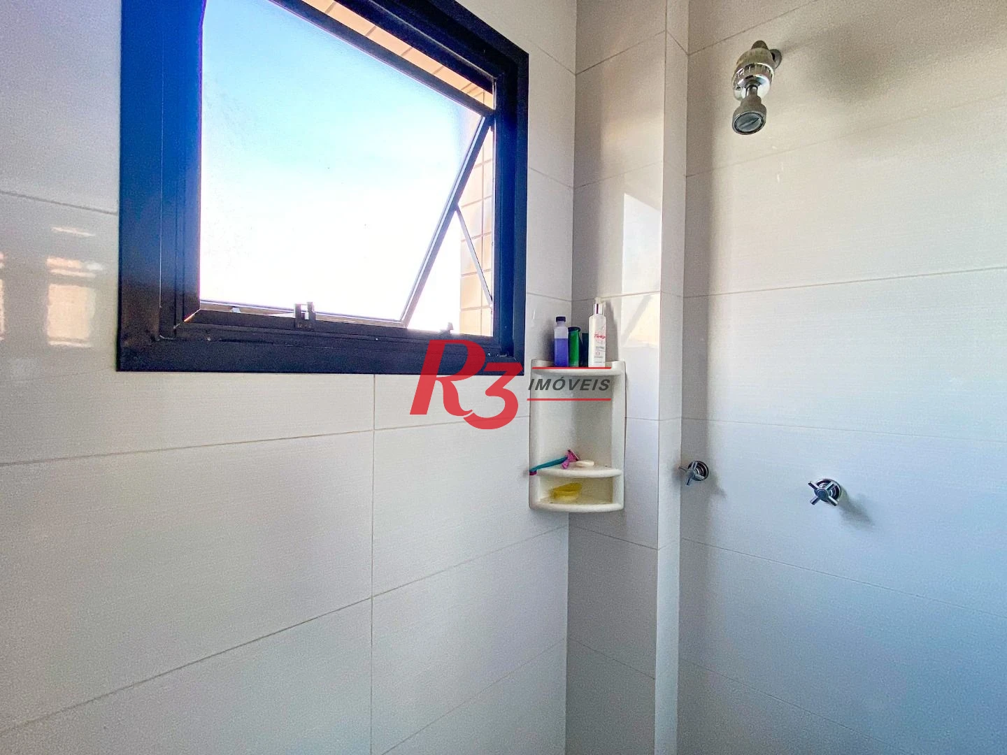 Cobertura com 1 dormitório à venda, 197 m² por R$ 1.500.000,00 - Gonzaga - Santos/SP