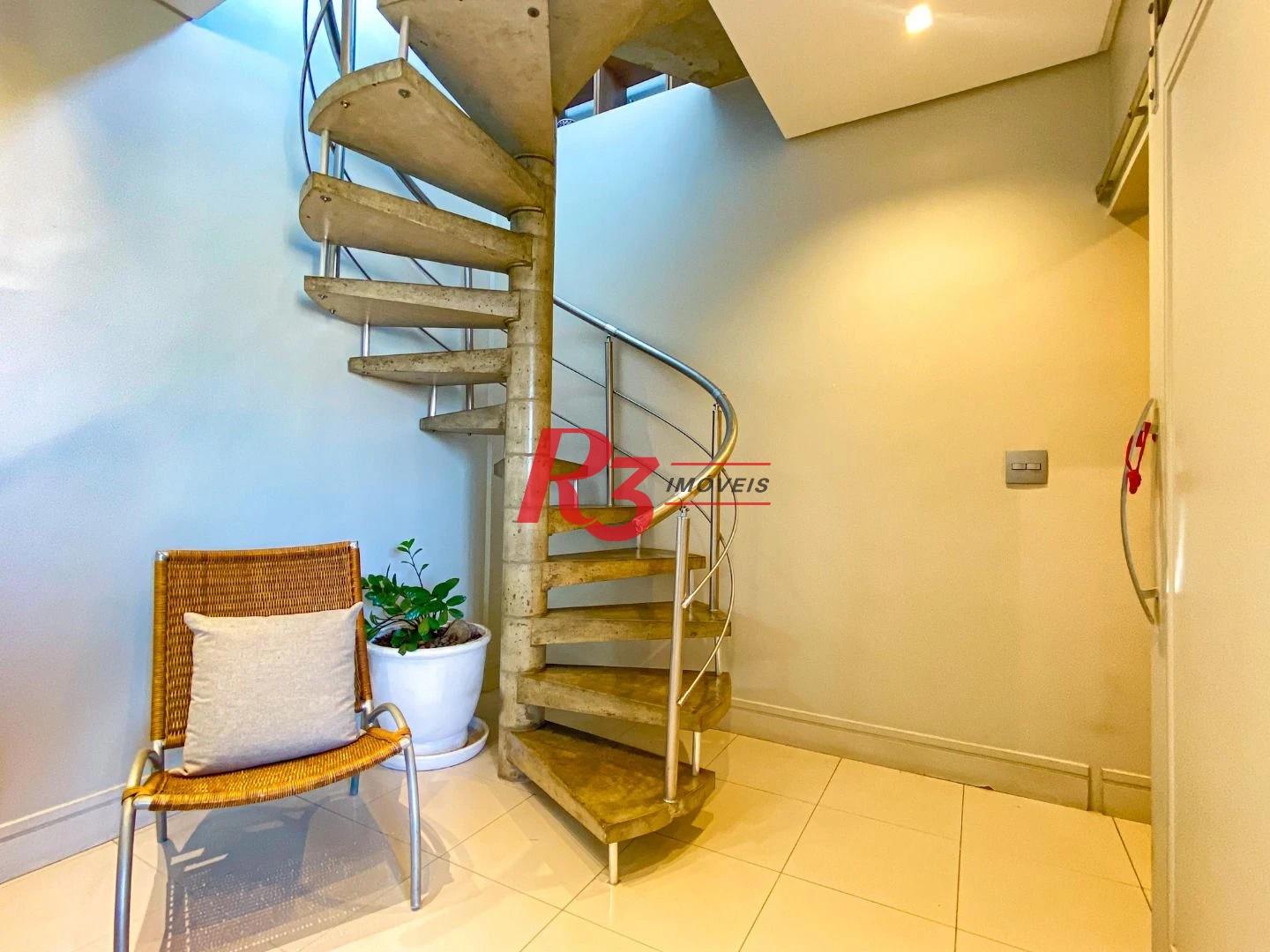 Cobertura com 1 dormitório à venda, 197 m² por R$ 1.500.000,00 - Gonzaga - Santos/SP