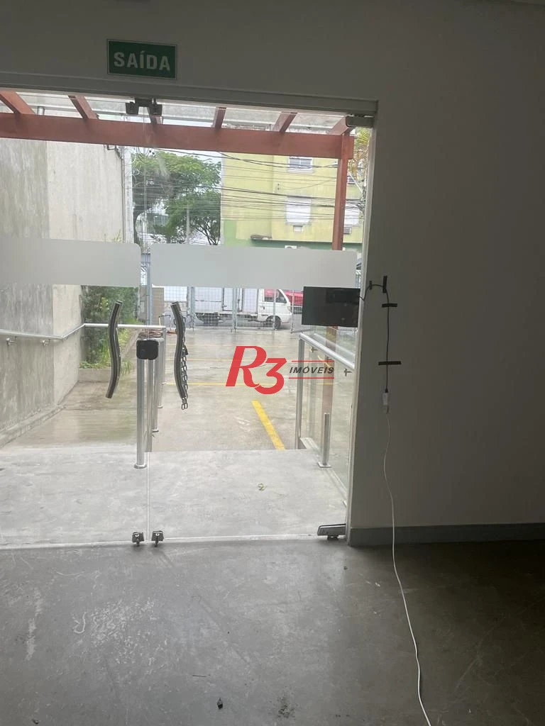 ALUGA-SE CASA COM 10 VAGA 8 SALAS TUDO REFORMADO EXCELENTE OPORTUNIDADE S