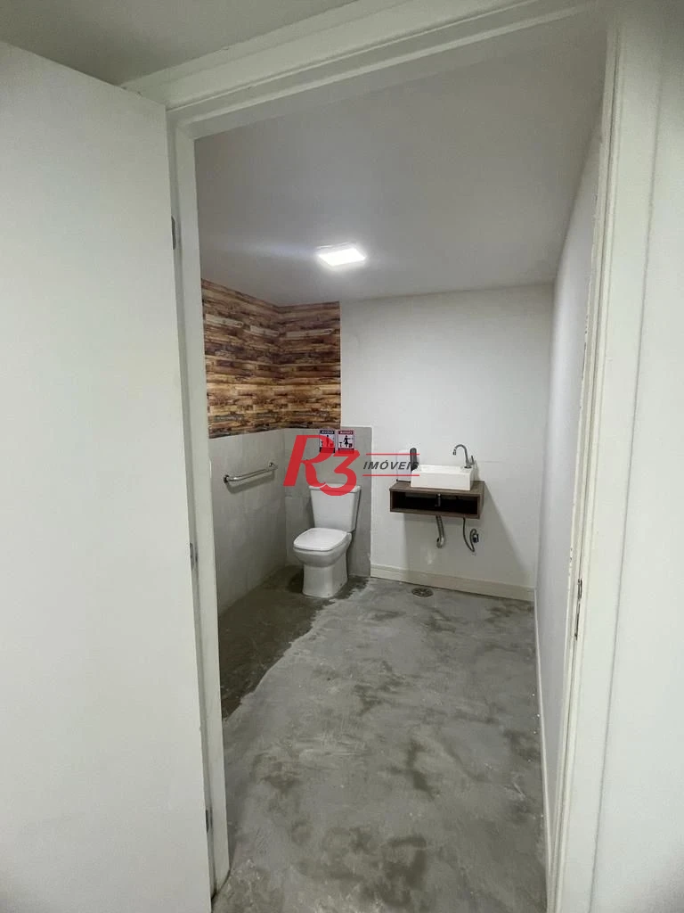 ALUGA-SE CASA COM 10 VAGA 8 SALAS TUDO REFORMADO EXCELENTE OPORTUNIDADE S
