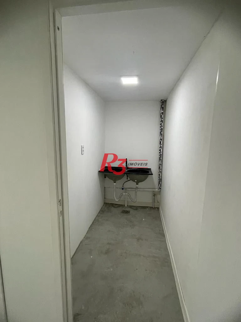 ALUGA-SE CASA COM 10 VAGA 8 SALAS TUDO REFORMADO EXCELENTE OPORTUNIDADE S