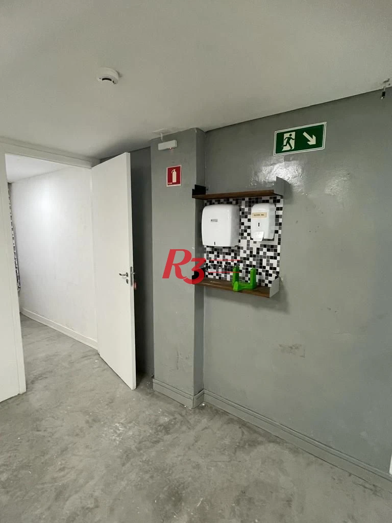 ALUGA-SE CASA COM 10 VAGA 8 SALAS TUDO REFORMADO EXCELENTE OPORTUNIDADE S