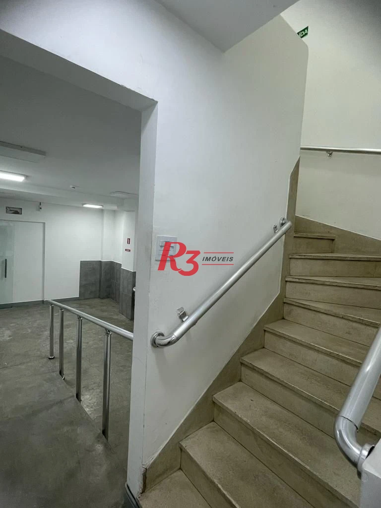 ALUGA-SE CASA COM 10 VAGA 8 SALAS TUDO REFORMADO EXCELENTE OPORTUNIDADE S